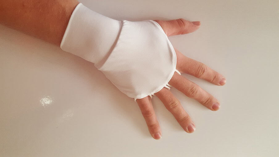 UV protective Hand Covers - <br>Pair - Ladies, Beige image